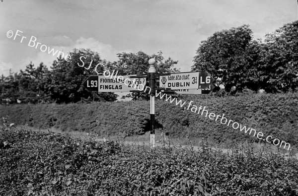 COLOUR TEST FOR FILTERS YELLOW ROAD SIGN BRILLANT LIGHT AFTER 5PM VENCHROME WITH FILTER F8 OR F7 -1/50